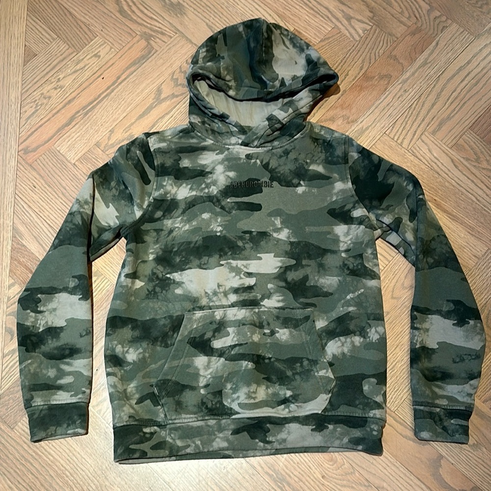 Boys Abercrombie Green Camo Hooded Sweatshirt, size XL